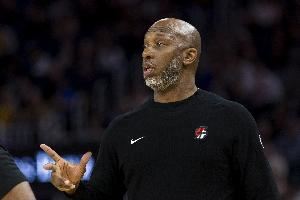 霍勒迪:刚到开拓者时比卢普斯帮了我大忙 听到他被捕我们都惊了