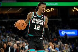 美记:宁选加兰也不要莫兰特 他不是前十控卫 也没投篮和防守