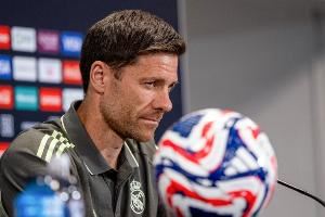 毕巴名宿:阿隆索没延续世俱杯时的532阵型 他更重视结果而非风格