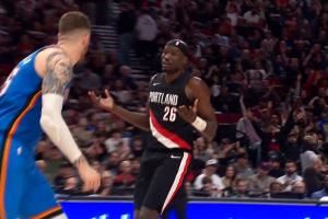 里斯:压哨3分是随手扔的运气球 队友&教练都信任我 我就自信出手