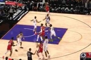 外线开火!博格丹晃开防守 横移加长三分洞穿篮心